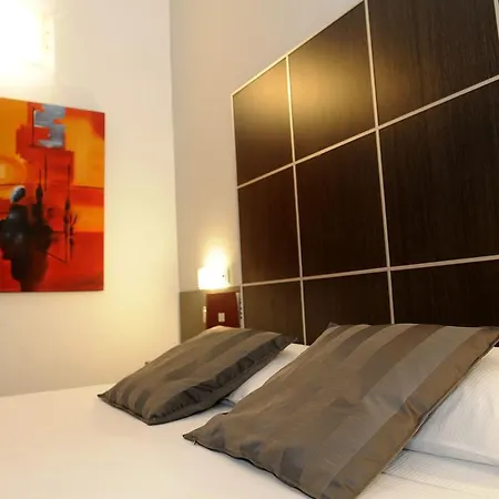 Place Hotell 2*