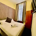 Place Hotel 2*